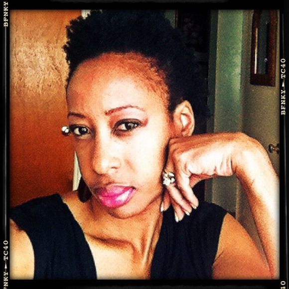 Meet your Posher, Tendi - Picture 1 of 1